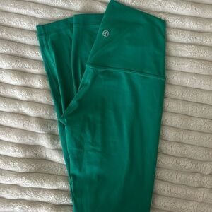 Lulu leggings. Like new. Work 4 times. Don’t fit me anymore.